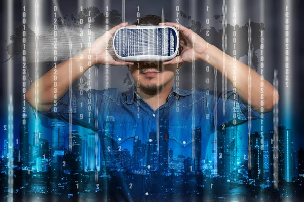 Asiatic om poartă realitate virtuală — Fotografie, imagine de stoc