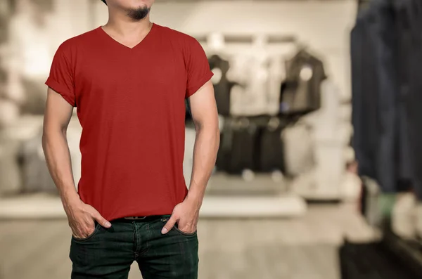 Człowiek ubrany t-shirt puste — Zdjęcie stockowe