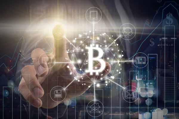 Biznesmen, dotykając waluty bitcoin — Zdjęcie stockowe