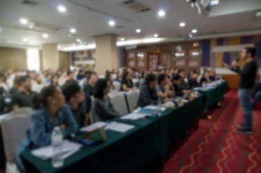 Konferans salonu veya seminer salonu