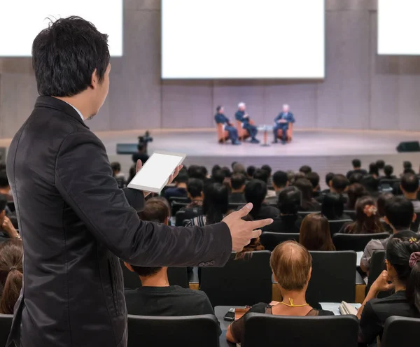 Mówcą konferencyjnym ludzi biznesu — Zdjęcie stockowe