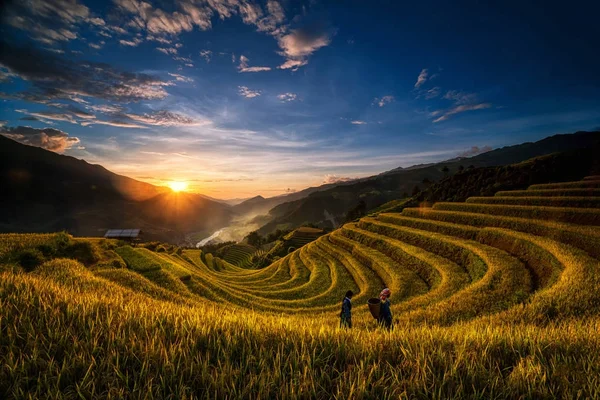 Два неопределенных вьетнамских хмонга — стоковое фото