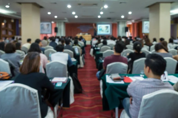 Foto borrosa abstracta de la sala de conferencias — Foto de Stock