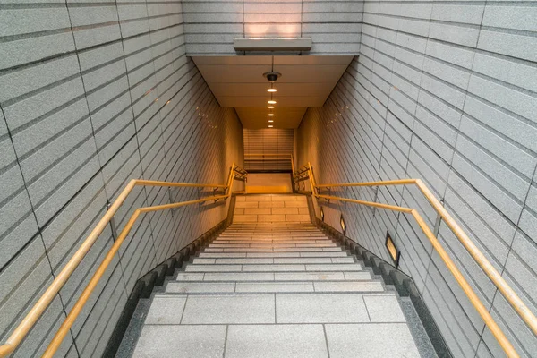 Escadaria Localizada Corredor Subterrâneo Metrô Obturador Baixa Velocidade Luz — Fotografia de Stock