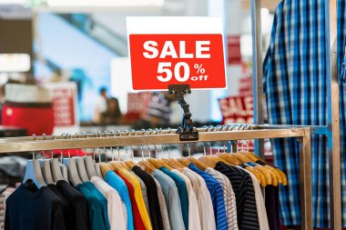 Satılık %50 off sahte kadar reklam