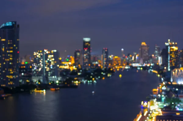 Бангкок cityscape річкою — стокове фото