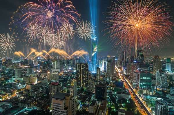 Bovenaanzicht Van Bangkok Stadsgezicht Bij Nacht Met Multicolor Vuurwerk Celebration — Stockfoto