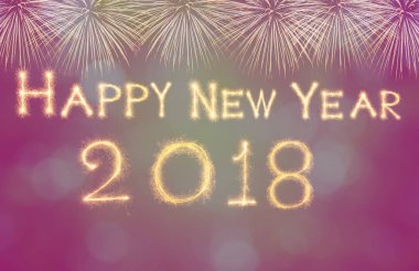 Mutlu yeni yıl 2018 üzerinde havai fişek koyu arka plan, kutlama ve tebrik kartları konsepti ile ışıltı havai fişek ile yazılı