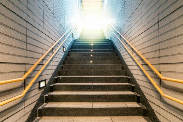 Escalera Situada Pasillo Subterráneo Metro Obturador Baja Velocidad Luz — Foto de Stock