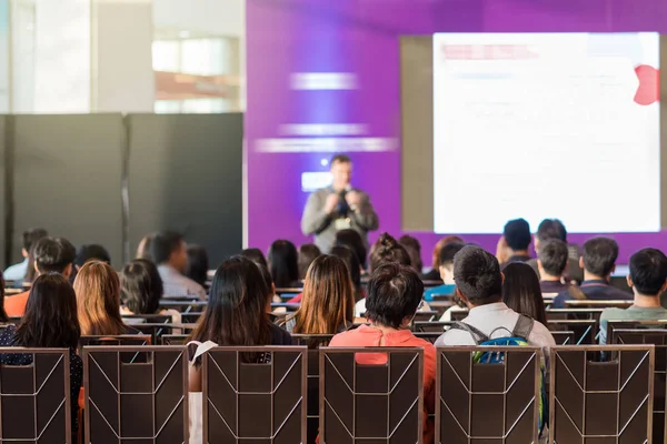 Rückansicht Des Publikums Konferenzsaal Oder Bei Seminarsitzungen Mit Redner Vor — Stockfoto