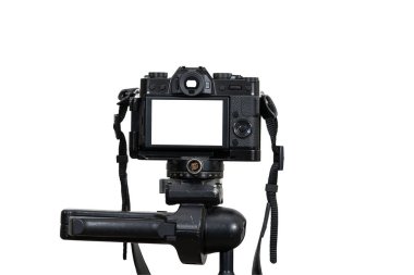 Profesyonel dijital ayna-az fotoğraf makinesi tripod üzerinde beyaz arka plan, fotoğrafçı için fotoğraf makinesi veya Video, Live Streaming ekipman kavramı üzerinde