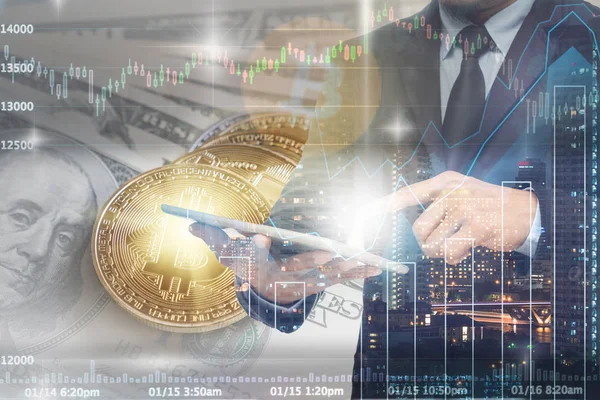 Dubbel Exponering Affärsman Använder Tabletten Med Bitcoin Utbyte Handel Skärmen — Stockfoto