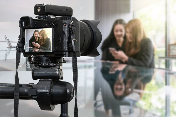 Professionele Digitale Spiegel Less Camera Met Microfoon Opname Video Blog — Stockfoto