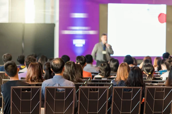 Vista Trasera Audiencia Sala Conferencias Reunión Del Seminario Que Tienen — Foto de Stock