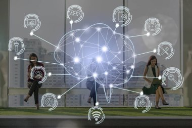 Bir yapay zeka poligonal beyin şekille akıllı şehir Internet şeyler teknolojisi grup insanlar iş kadını istimal belgili tanımlık aygıt, AI ve iş çok kavramı üzerinden çeşitli simge