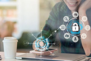 Güvenlik, iş teknolojisi sceurity kavramı kilidini açmak için mutluluk eylem için Biyometrik kimlik doğrulaması için parmak izi inceden inceye gözden geçirmek ile akıllı cep telefonu kullanarak Closeup Asya iş kadını ele