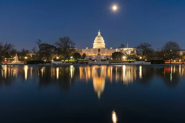 Capitólio Dos Estados Unidos Edifício Tempo Crepúsculo Com Reflexão Lua — Fotografia de Stock