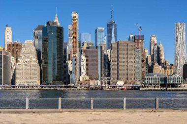 Konumu aşağı manhattan,Mimari ve turistik kavramı ile bina New York cityscape nehir tarafı sahne