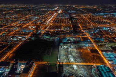 Chicago şehir manzarası gökdeleninin gökdeleni gece vakti Chicago, Illinois, Amerika Birleşik Devletleri, Peyzaj ve Modern Mimarlık konsepti