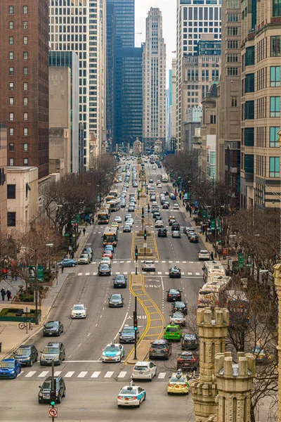 シカゴ アメリカ 2019年3月 2019年3月18日 イリノイ州 シカゴ市のサウスミシガンアベニューの交通のトップビュー — ストック写真