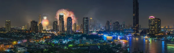 Fantastique Feu Artifice Multicolore Explosant Sur Panorama Bangkok Paysage Urbain — Photo