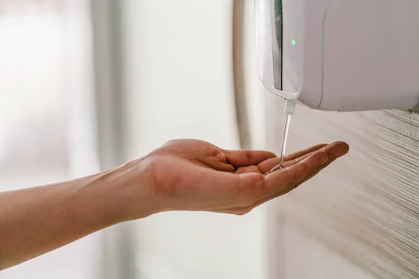 Closeup Asian Woman Hand Using Wash Hand Sanitizer Gel Dispenser — Stock Photo, Image