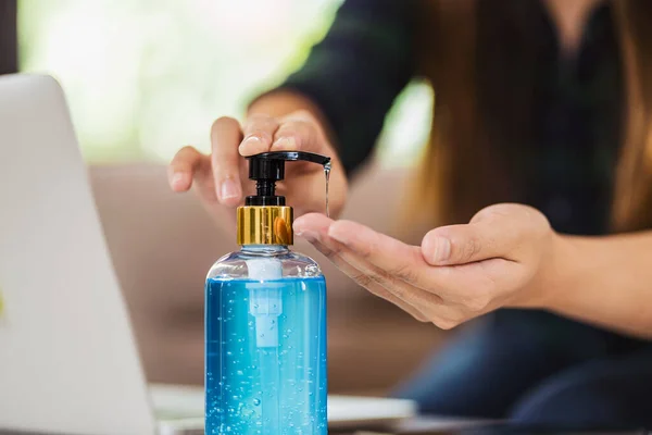 Rear View Asian Woman Using Hand Sanitizer Alcohol Gel Washing — Stock Photo, Image