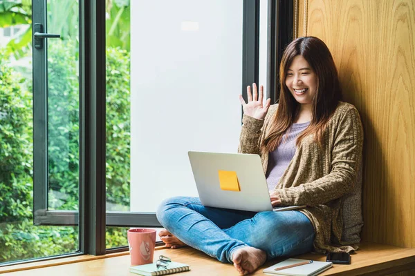Azji Biznes Kobieta Pomocą Laptopa Technologii Pracy Domu Powiedzieć Cześć — Zdjęcie stockowe