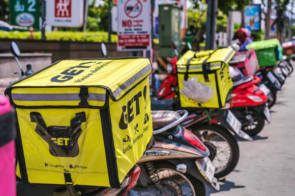 Bangkok Thailand April 2020 Get Food Logo Food Boxes Motorcycles — Stock Photo, Image