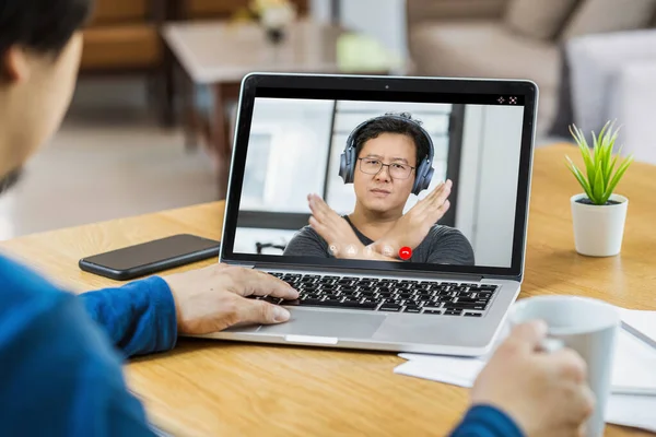 Asiatischer Geschäftsmann Trifft Sich Und Stimmt Mit Teamkollegen Videokonferenz Wenn — Stockfoto