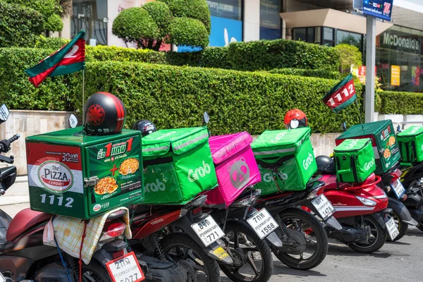 Bangkok Thailand April 2020 Grab Food Logo Food Boxes Motorcycles — Stock Photo, Image