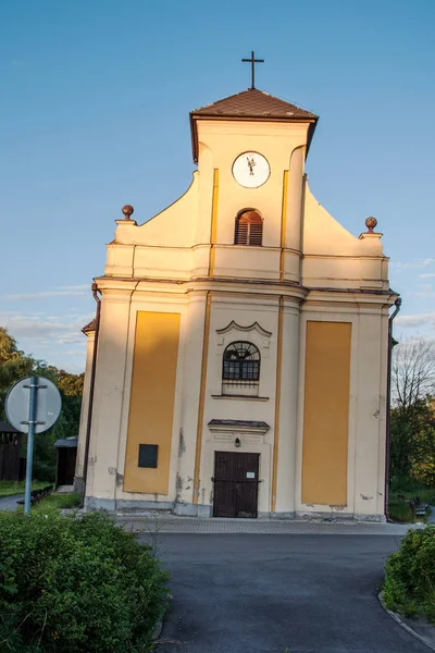 Weltseltenheit, Kirche der heiligen Petra aus Alkantara in Karvina — Stockfoto