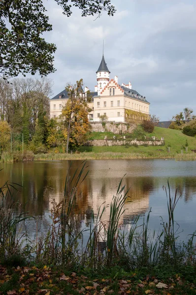 老历史的城堡在捷克共和国的雷登 — 图库照片