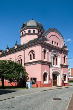 Çek Cumhuriyeti, Liberec - 01 Haziran 2019 - 1875 'te inşa edilen eski Yahudi sinagogu, şimdi kültür abidesi 
