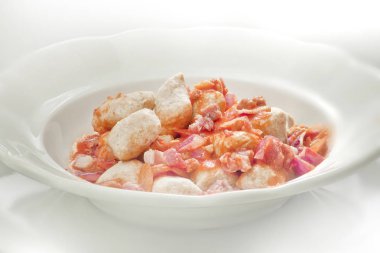 çavdar unu gnocchi sosu ile