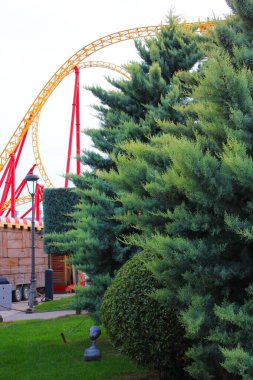 Sochi, Rusya. Sochi Parkı - Sochi şehrindeki tema parkı. Sonbahar manzaraları