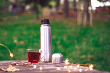 Sıcak sonbahar çay saati.