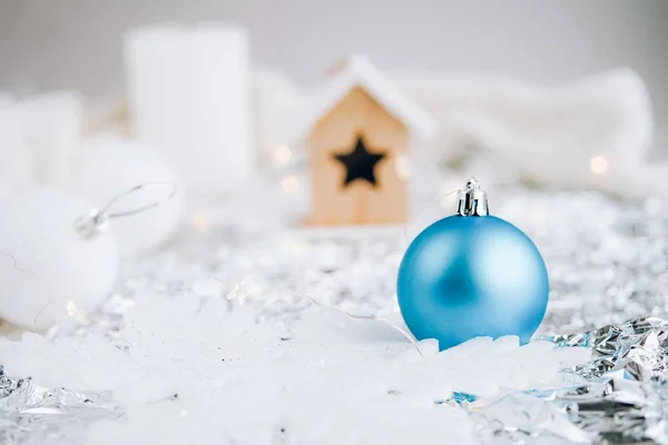 Рождественский синий и белый фон. — стоковое фото