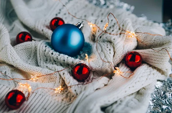 Kerst rode en witte achtergrond. — Stockfoto