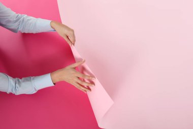 pembe bir renk seçerek eller