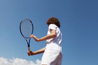 bir maç oyun sırasında gürültü ile tenis oyuncusu