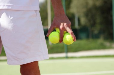 bir maç oyun sırasında gürültü ile tenis oyuncusu