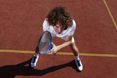 bir maç oyun sırasında gürültü ile tenis oyuncusu