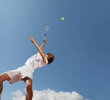 bir maç oyun sırasında gürültü ile tenis oyuncusu