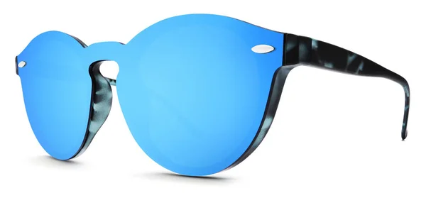 Gafas de sol manchadas lentes de espejo azul aisladas en fondo blanco — Foto de Stock