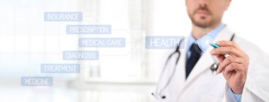 Doktor dokunmatik ekran ile bir kalem tıbbi sağlık kavramı 