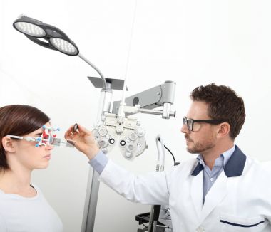 optometrist deneme ile çerçeve muayene görme kadın hasta ben