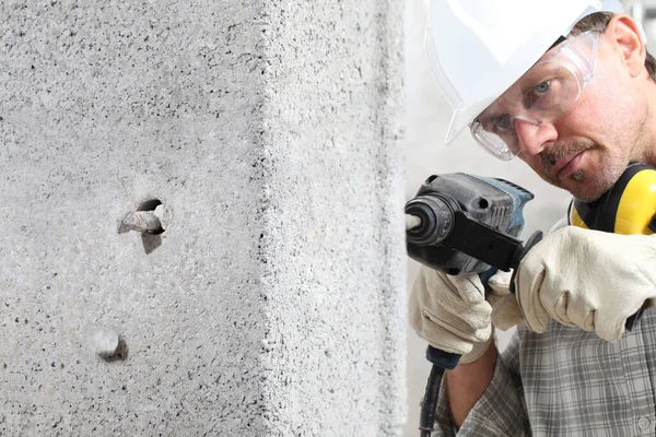 Hombre Usando Taladro Neumático Eléctrico Haciendo Agujero Pared Trabajador Construcción — Foto de Stock