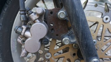 Motosiklet diskleri, modern fren sistemleri sürüş için daha kesin ve güvenli.