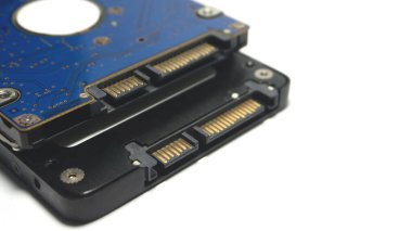 Bilgisayarlar için sabit disk, veri depolama ortamı ve sistemler dekstop ve laptop. Depolama modelinin yerini Solid Stade sürücüleri veya daha hızlı SSD alıyor. HDD 2.5 inç, giriş voltajı 5 volt